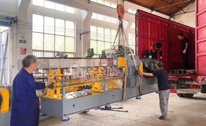 康發(fā)JSH-65/150雙階式單、雙螺桿造粒機(jī)組系列成功發(fā)貨！致力為客戶提供定制化生產(chǎn)解決方案！